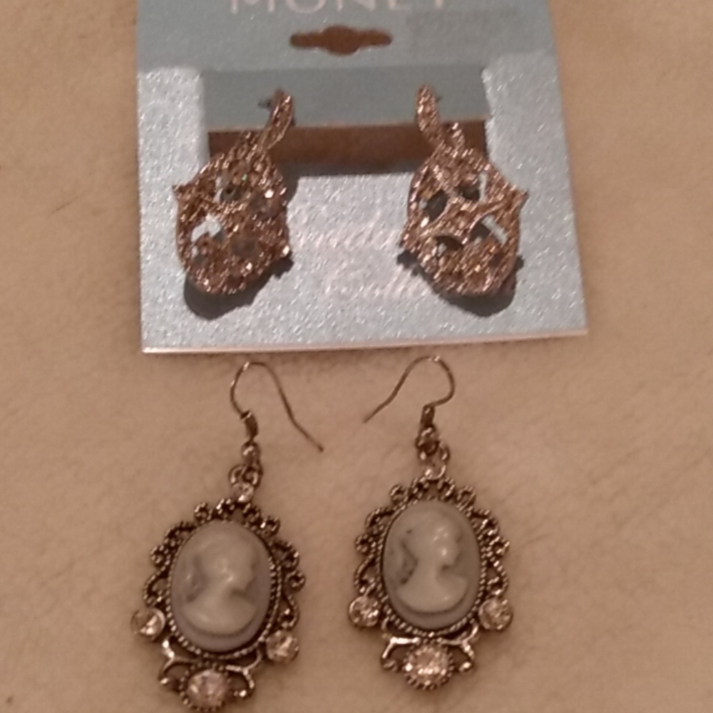 Vintage earrings  2 pair
